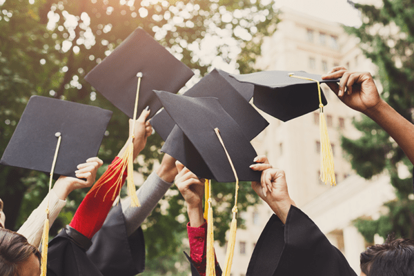 Best Graduation Gift of 2024: The Best Tech Gifts for your Grad