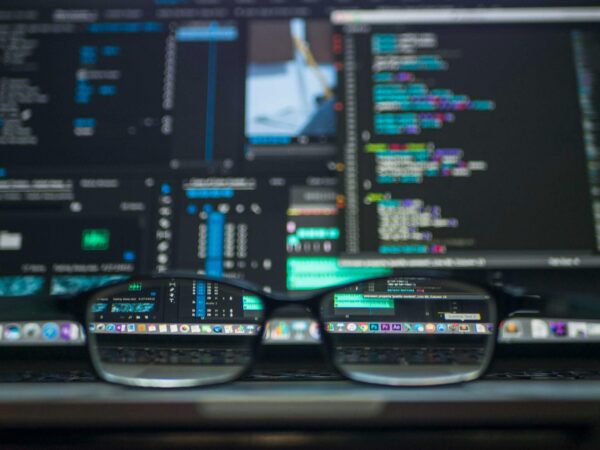 hacking computer multi screen monitor with glasses